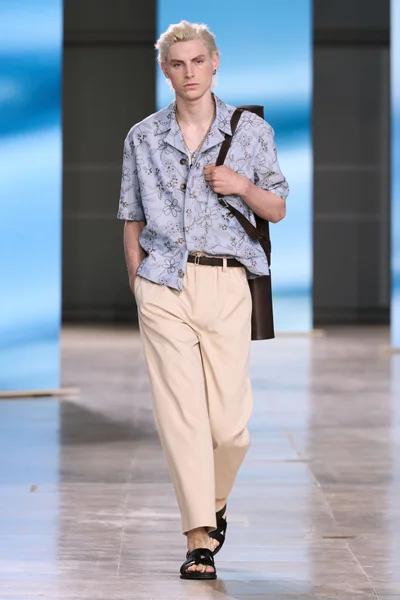 Look 9